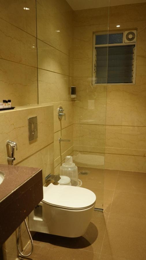 Alaukik Hotel Shirdi Buitenkant foto